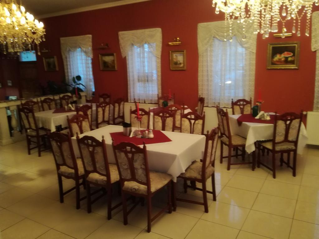 Hotel Arany Trofea Έγκερ Εξωτερικό φωτογραφία