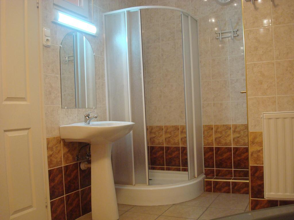 Hotel Arany Trofea Έγκερ Εξωτερικό φωτογραφία